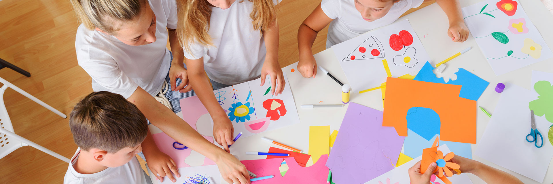 Metapherfoto Projekte Kinder beim Basteln